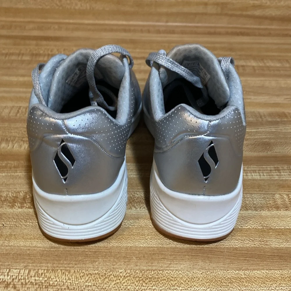 Skechers Women’s Uno - Aluminiferous sneakers size 5 - Picture 4 of 6